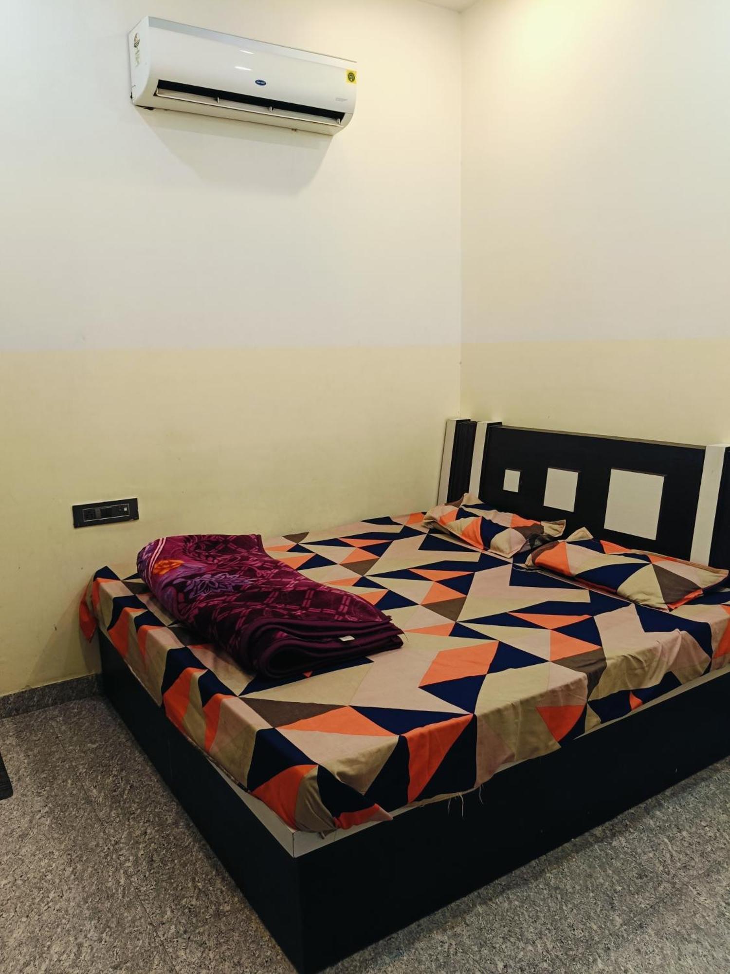 Palsana  Jai Hanuman Guest House מראה חיצוני תמונה