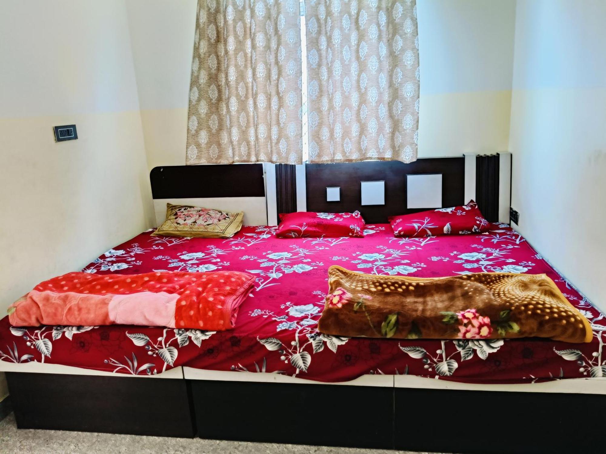 Palsana  Jai Hanuman Guest House מראה חיצוני תמונה