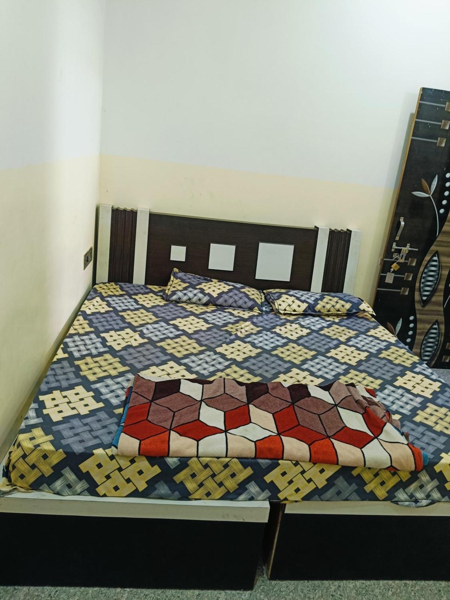 Palsana  Jai Hanuman Guest House מראה חיצוני תמונה