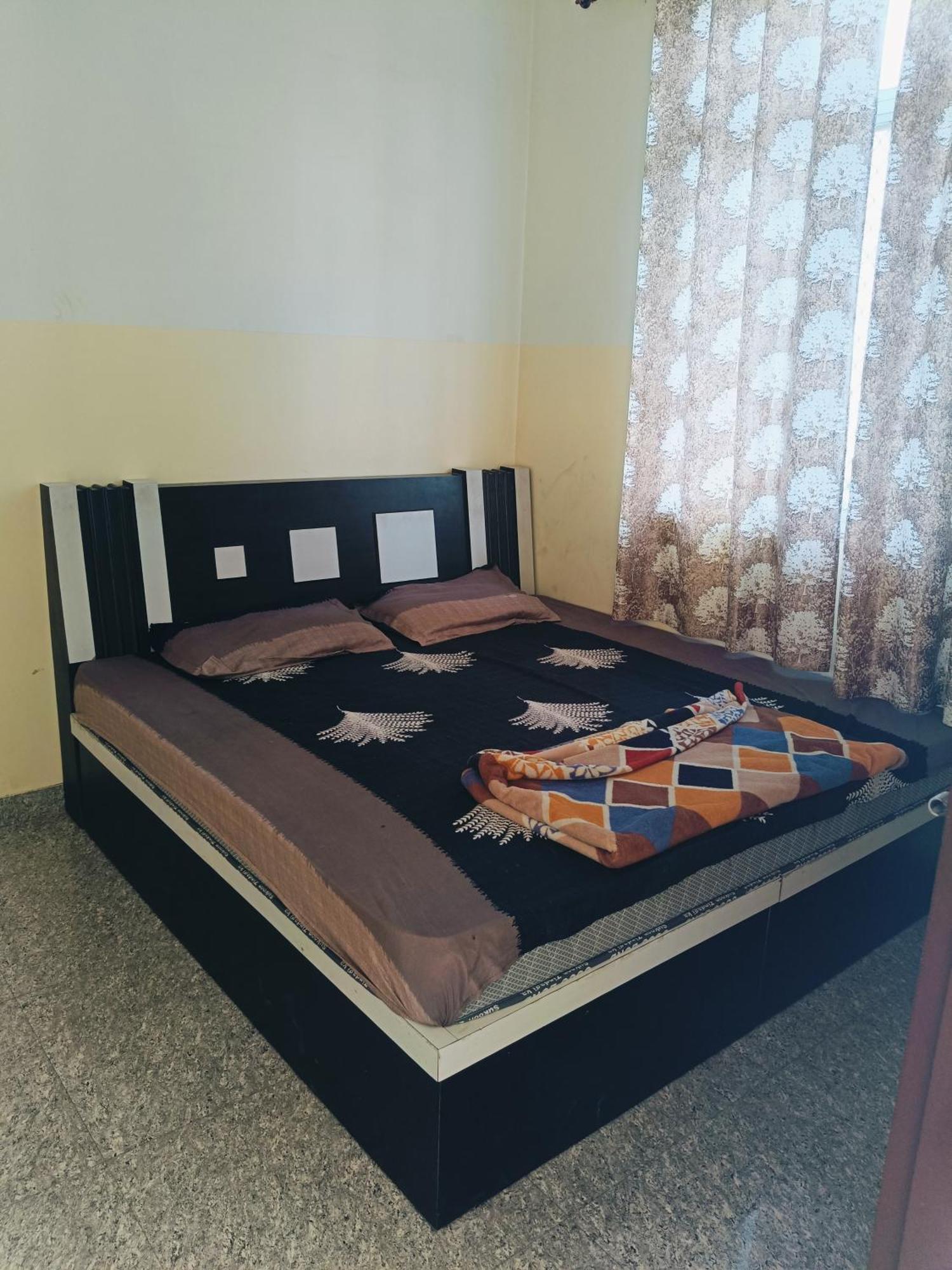Palsana  Jai Hanuman Guest House מראה חיצוני תמונה